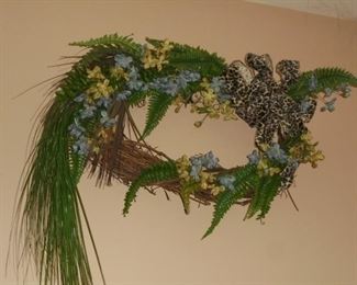 Wall mount flower wreath