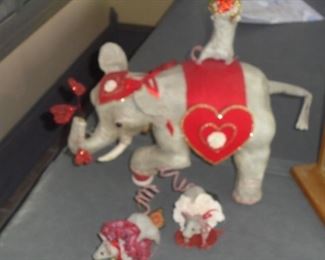 Circus elephant w/3 circus mice