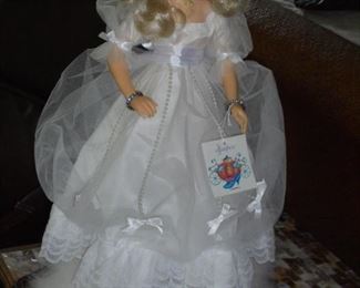Effanbee Cinderella doll w/glass case