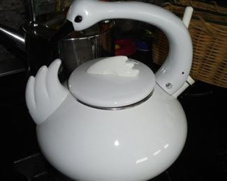 Swan tea kettle