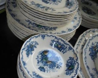 Dishes: Mason's 'Fruit Basket' England; soup bowls/cups/salt & pepper/gravy bowl/salad plates/salad bowl/large tureen w/lid & ladle/3 trays/soup bowls/tea pitcher/sugar & creamer/small tea pot/plates/salad plates/small saucers/large saucers/small desert plates/2 large platters/vegetable bowls