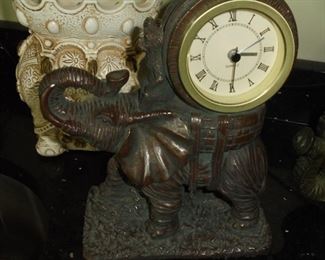 Cast elephant w/clock  quartz