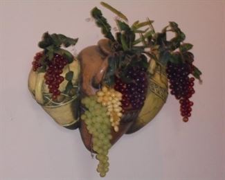 Wall decoration  3 vases w/grapes