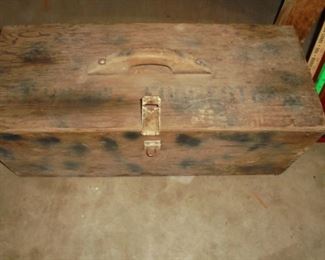 Wood tool box w/tray