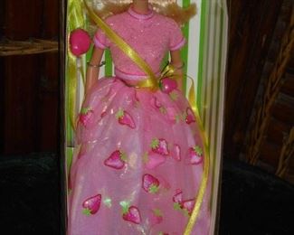 NIB Special Edition Strawberry Sorbet Barbie w/cut outs on box  1998