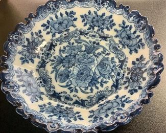 MAKKUM scalloped plate bowl Tichelaar Delft