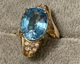 14k dia and topaz cocktail ring
