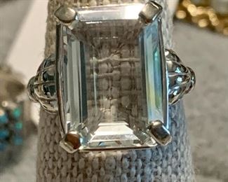 10k white gold topaz ring