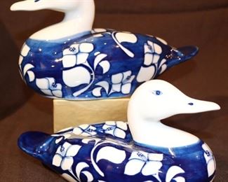 Two Gallo Design Porcelain Ducks