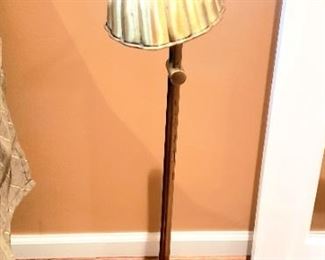 Brass Clam-shell Shade Floor Lamp (Adjustable)