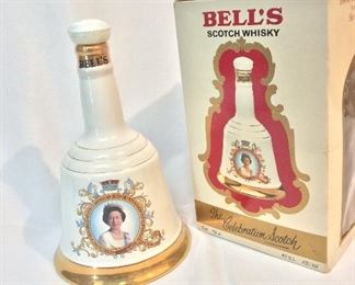 House of Bells Specialty Scotch Whisky to commemorate the 60th birthday of Her Majesty Queen Elizabeth II 21st April 1986, 9 1/2" with box. 