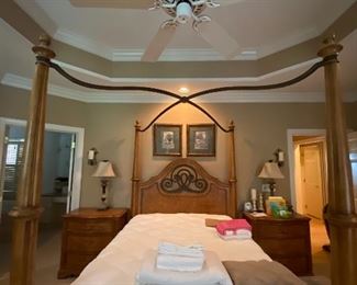 Thomasville Queen size four poster bed with canopy