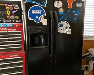 Frigidaire side by side refrigerator/freezer