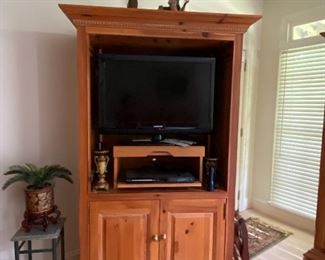 Thomasville entertainment cabinet