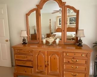Thomasville chest of drawers with mirror