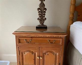 Pair Thomasville nightstands