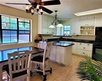 Kitchen set with clean lines and bench seating