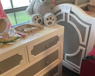 Delta Hollywood 3 in 1 crib with 4 drawer chest and dresser