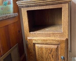 Small Oak cabinet 