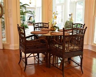 breakfast table and (4) chairs