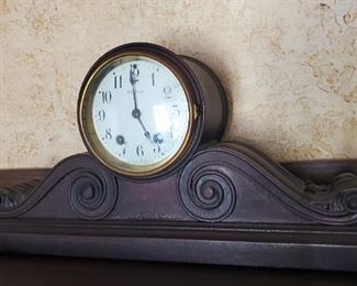 Mantle clock