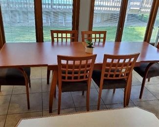 Calligaris Italian Extendable Dining Table and Six Chairs (4 side and 2 arm) Expands to Size: 94 1/2 x 35 x 30