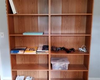 Pr of bookshelves