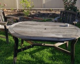 Needs some paint or oil and it will be a great upcycle table and.2 chairs