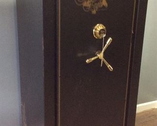 AMERICAN EAGLE GUN SAFE BY CANNON SAFE WITH KEY AND COMBO