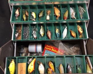 KENNEDY TACKLE BOX FULL OF LURES