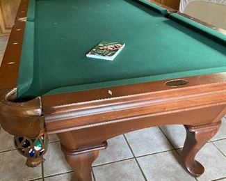 Small scale pool table