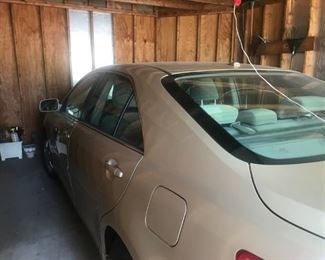 2010 TOYOTA CAMRY $7000 , 78k miles rear panel passenger side scratch and passenger side mirror replaced with wrong color