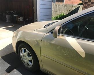 2010 TOYOTA CAMRY $7000 , 78k miles rear panel passenger side scratch and passenger side mirror replaced with wrong color