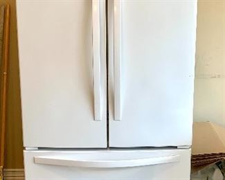 $150 - WHIRLPOOL REFRIGERATOR & FREEZER - 35.5 x 33 x 70 - (you move)