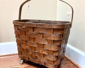 $48 - Vintage Chinoiserie Woven Basket w/ Handle