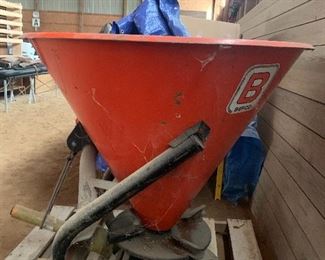 BEFCO FERTILIZER SPREADER