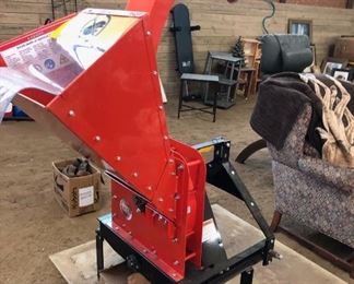 DR 3 point hitch self feeding chipper