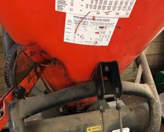 BEFCO FERTILIZER SPREADER