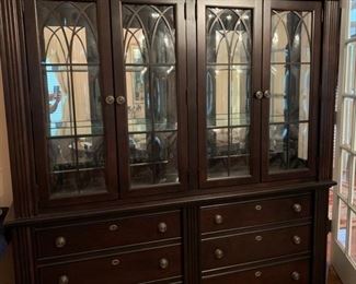 Broyhill Charlestowne Square China Cabinet with Bubble Glass Doors