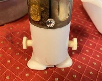 Atomic Salt and Pepper Shaker Server
