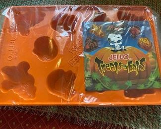 Snoopy Jello Halloween Treats n Eats Tray