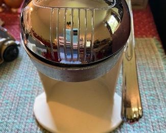 Vintage Juice-O-Mat Manual Juicer
