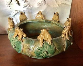 $95 Signed Majolica  bowl with frogs.  8" diam, 3.75" H.  