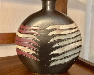 Reverse side of vase 
