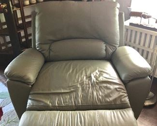 $495 Plus adjustable lounge chair 