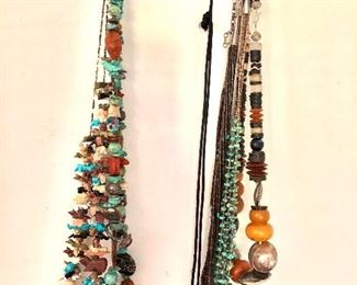 Overview necklaces of various types 