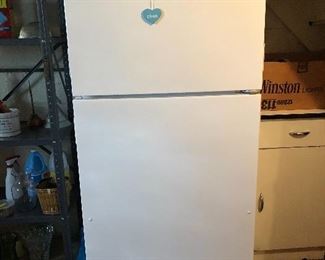 Upright refrigerator 