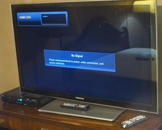 50 inch Samsung flat screen with remote