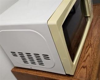 Compact Microwave Model# MCM770WTG  17" x 11.75" x 9.75"     700W 120v $50