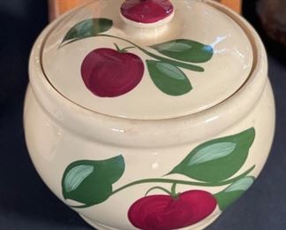 Watt Pottery 21 Cookie Jar 8in H x 8in diameter